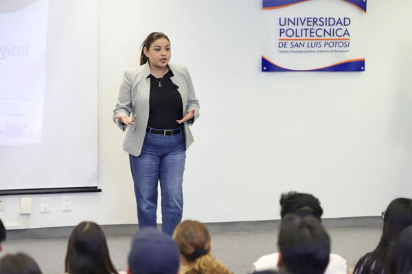 Presentación en Universidad Politécnica de San Luis Potosí